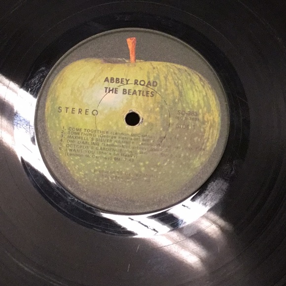 Beatles Abbey Road album. Some fingerprints a scratches but none severe. - Picture 4 of 8